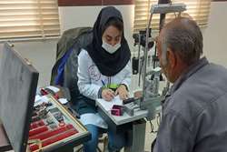 گروه جهادی سفیران سلامت بسیج جامعه پزشکی فجر انقلاب را با خدمات درمانی به خانواده های نیازمند بخش سیمکان  آغاز کرد