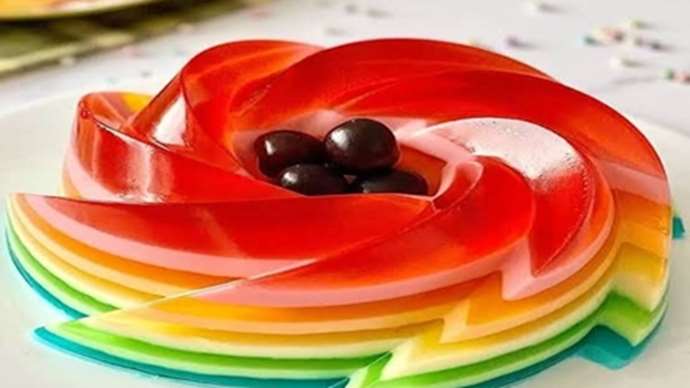 پاسخ علمی به باورهای نادرست تغذیه‌ای؛ آیا مصرف ژله باعث چاقی صورت می شود